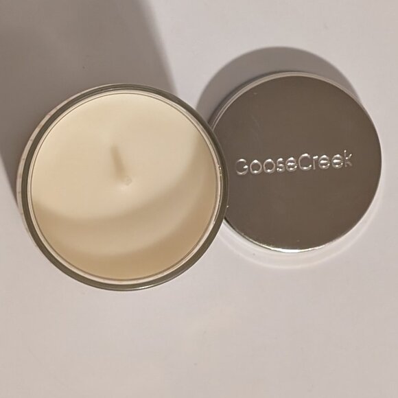 Goose Creek Banana Bread 7 oz Candle - Picture 3 of 3